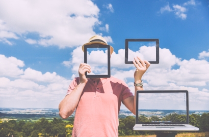 nature-laptop-outside-macbook.jpg